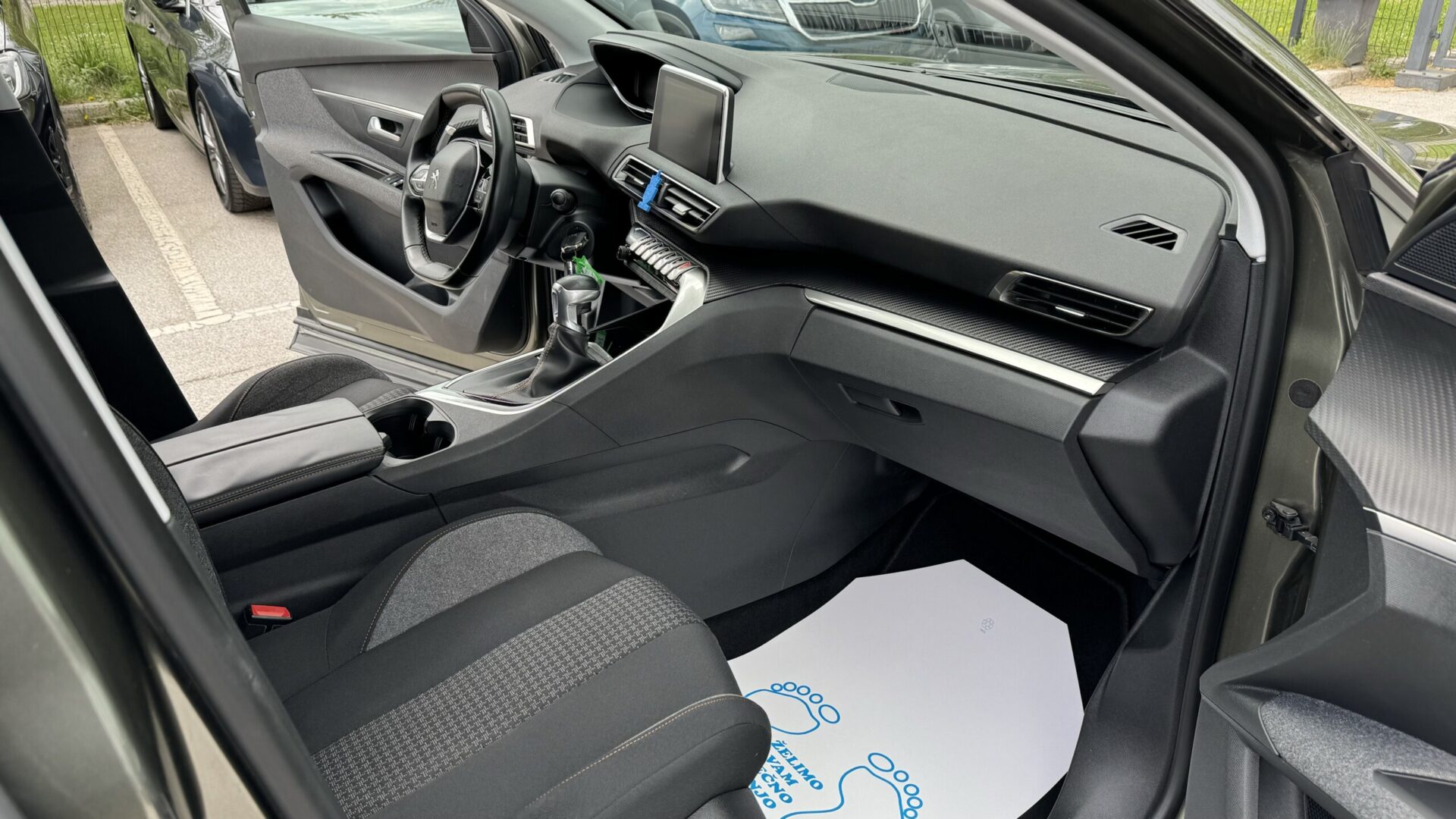 PEUGEOT 5008 1.2 PURETECH