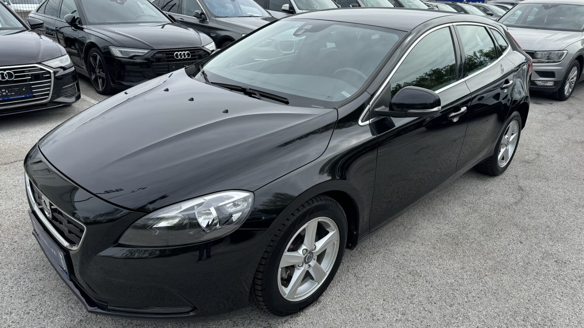 1 Volvo V40 2.0 D