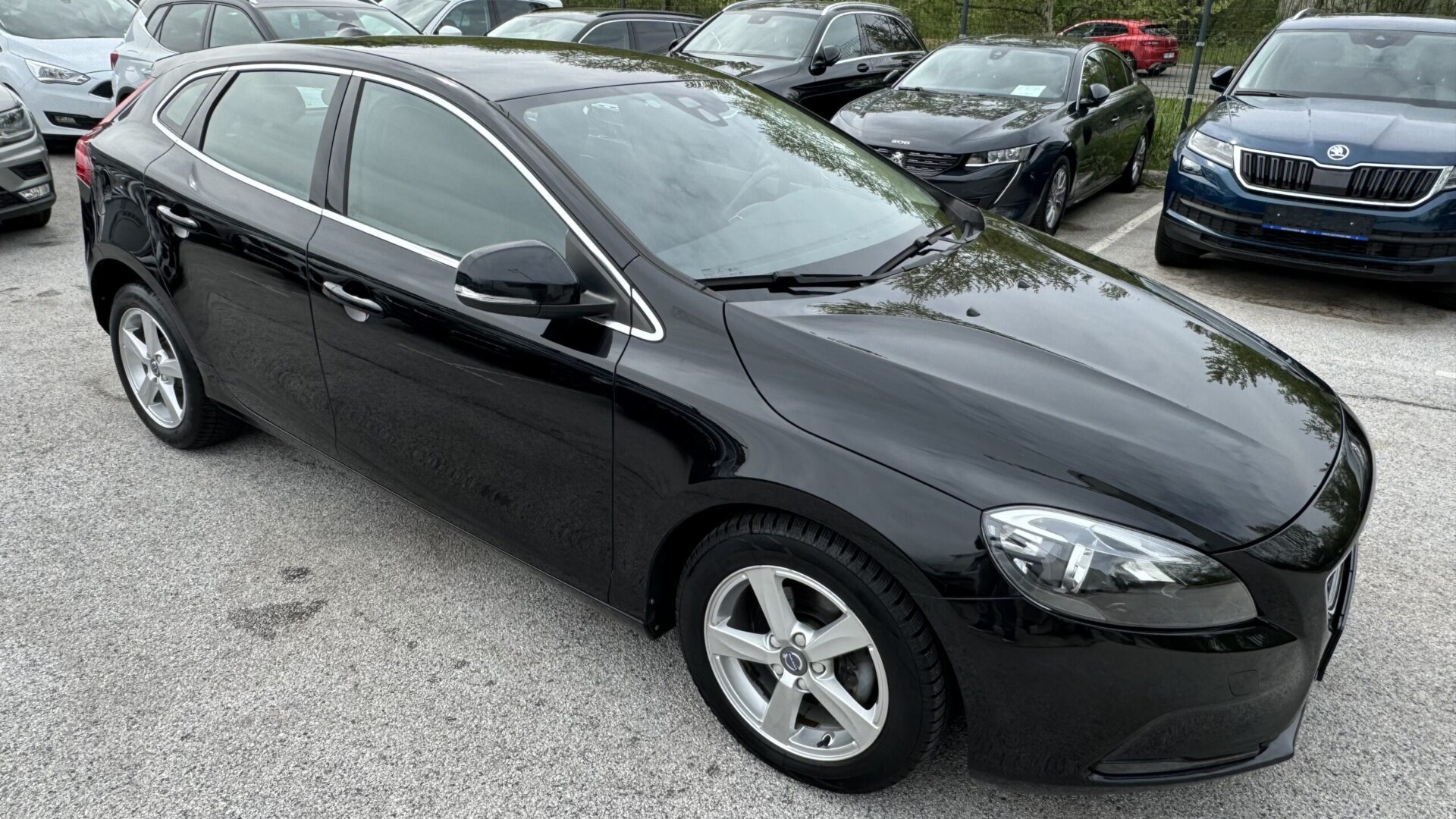 12 Volvo V40 2.0 D