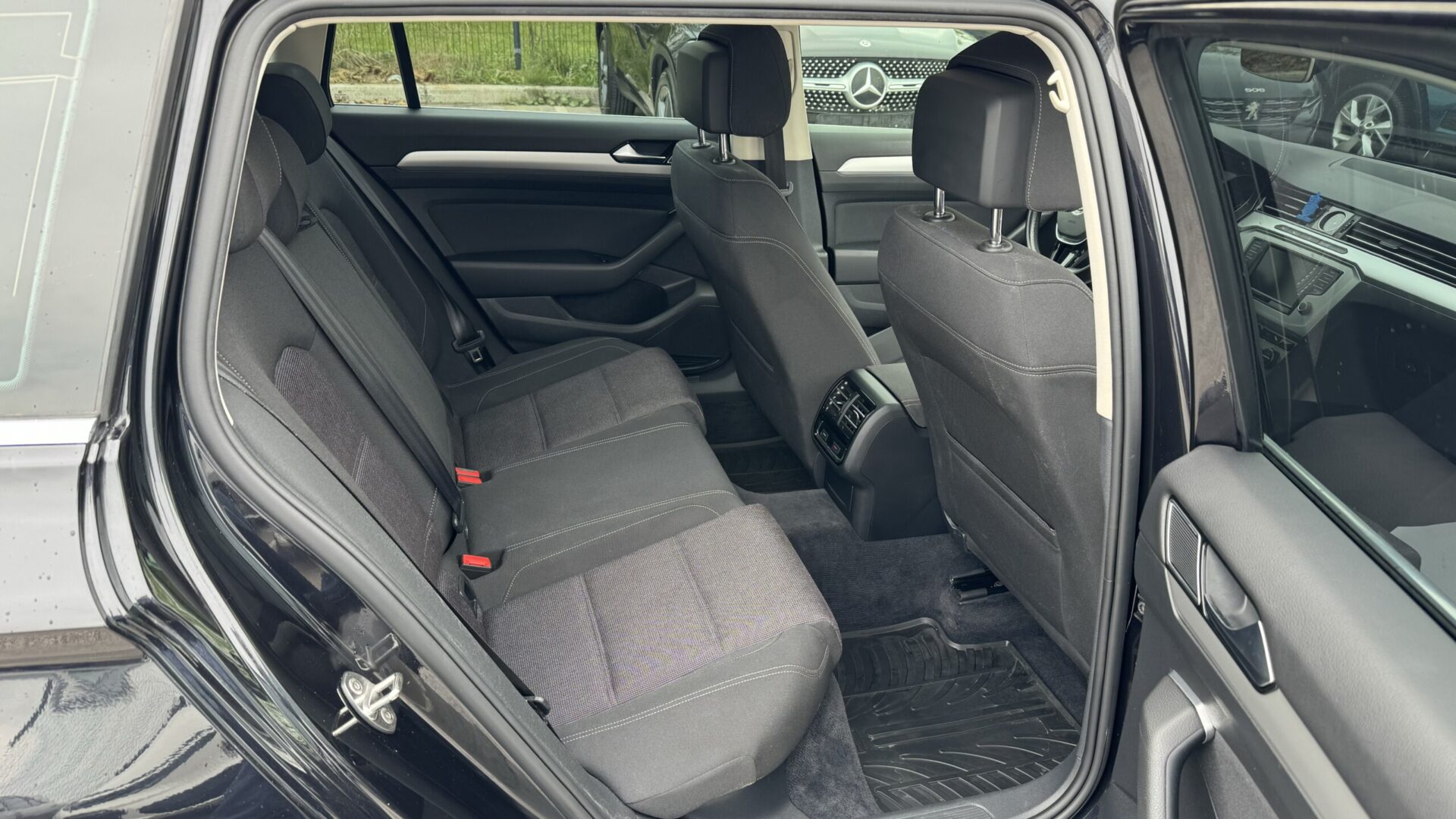 19 Volkswagen Passat Variant 2.0 TDI HIGHLINE DSG 4MOTION