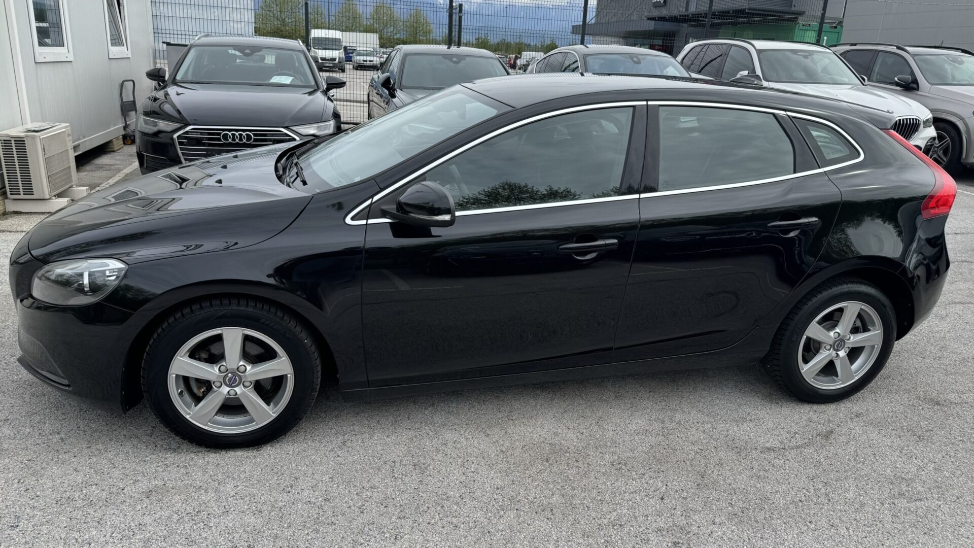 6 Volvo V40 2.0 D