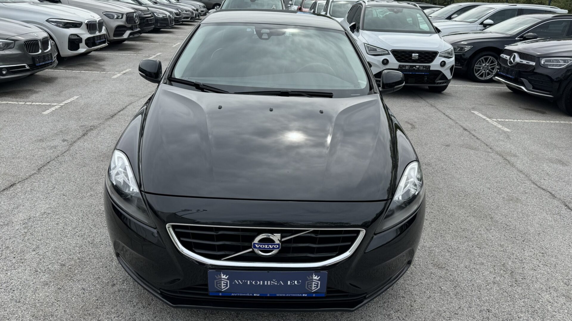 8 Volvo V40 2.0 D