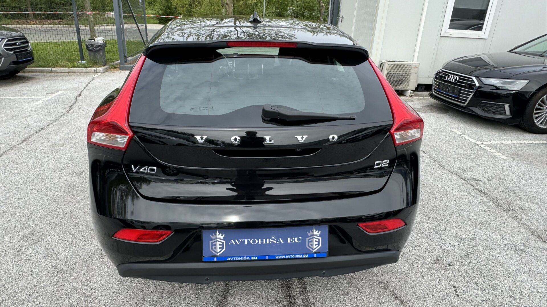 9 Volvo V40 2.0 D