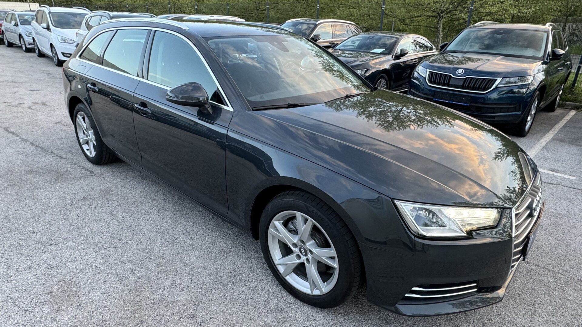 9 AUDI A4 AVANT 2.0 TDI SPORT